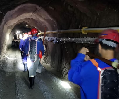 以練筑防｜西溝鉬礦成功開展井下物體打擊事故應(yīng)急演練